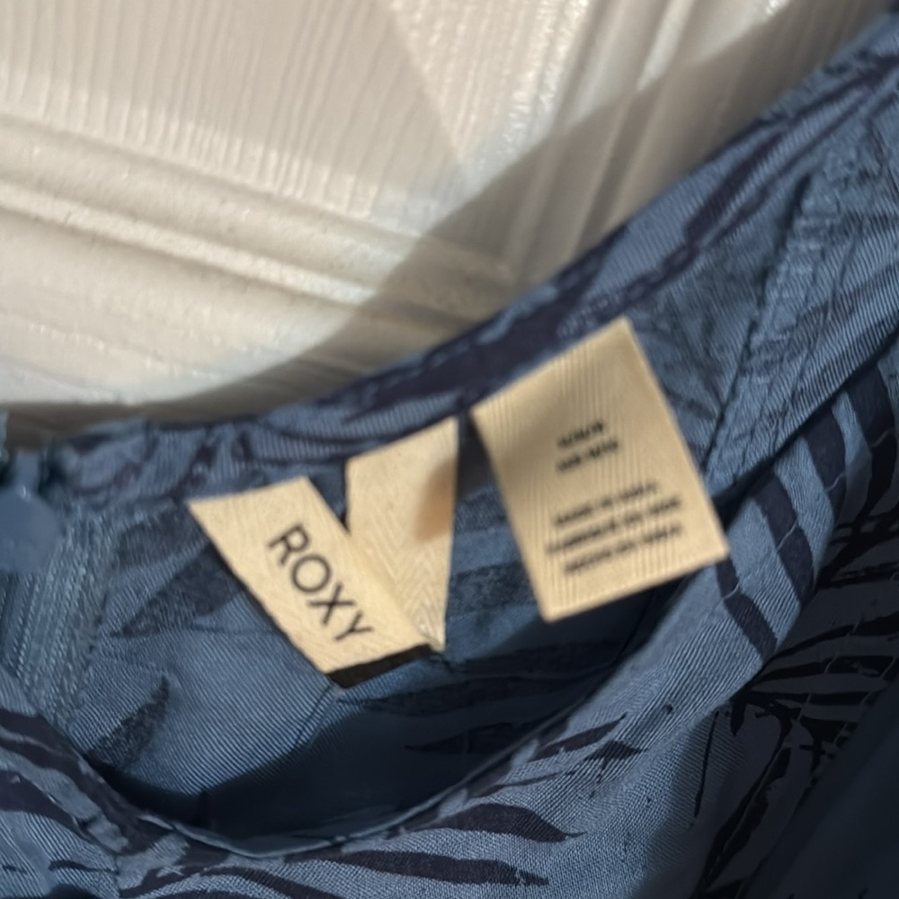 NWT Roxy Navy Leaf Print Dress - can be off the shoulder - Picture 2 of 3